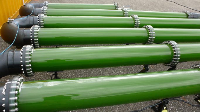 Demo system – integrated oxygen nipples in U‑bends HDPE demo system – U-bends with oxygen nipples for release and addition