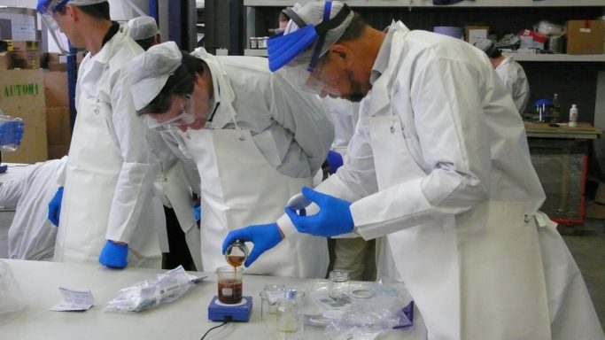 Lab engineers – research and development Engineers working in lab